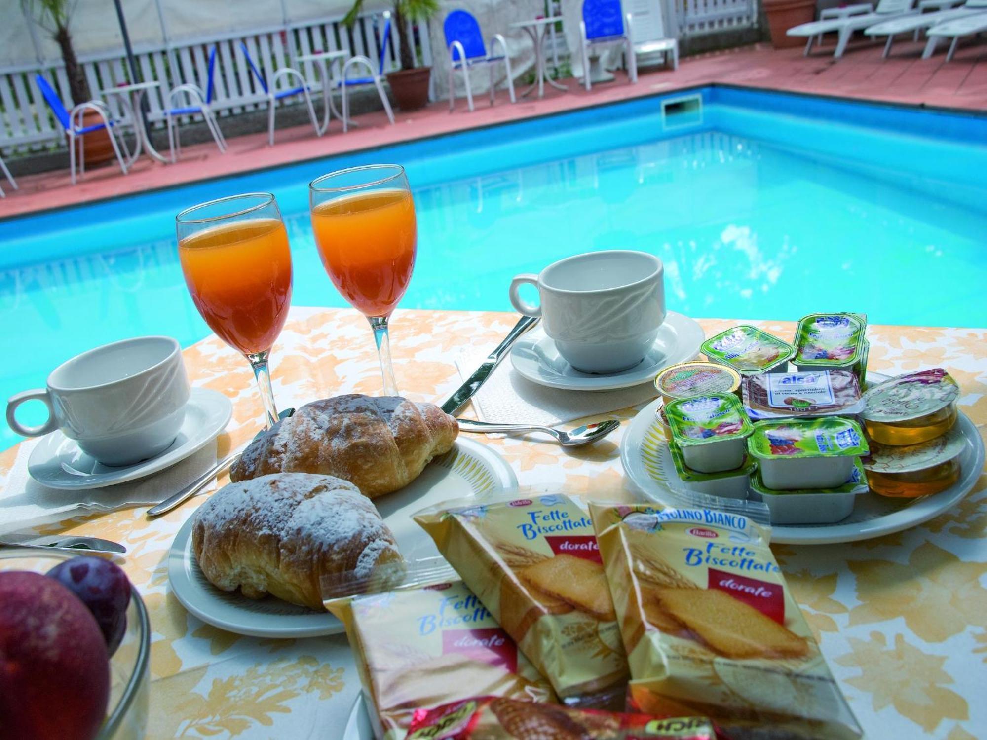 Hotel Solaria Marina Romea Extérieur photo
